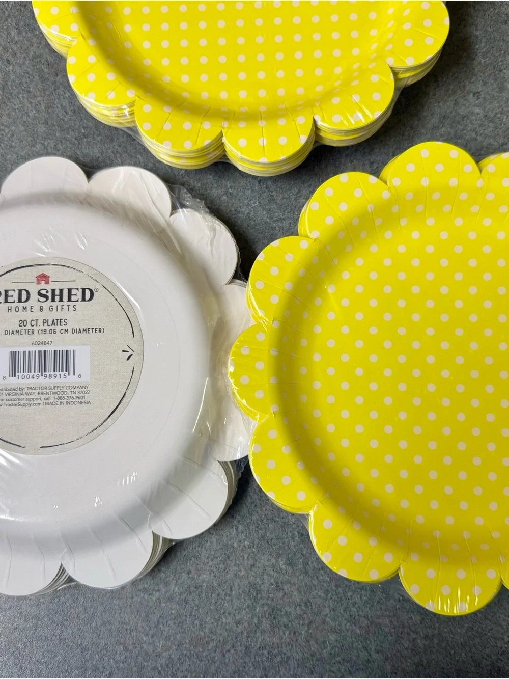 Yellow Polka Dot Scalloped Paper Plates - 20 Pack of Disposable Party Plates